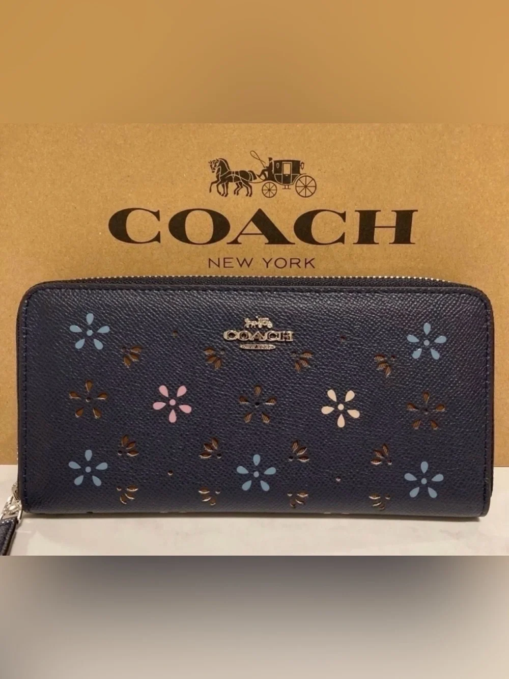 COACH NWT Perforated Floral Long Accordion Zip Wallet In SV/Midnight - Picture 1 of 6